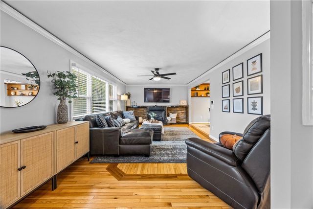 121 Anytrell Drive, Penfield, NY 14580