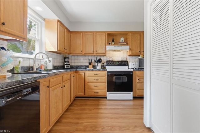 5485 Beaufain BLVD, Virginia Beach, VA 23464