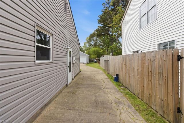 5485 Beaufain BLVD, Virginia Beach, VA 23464