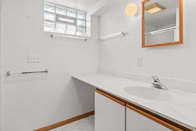 1127 Oakcrest Avenue, Roseville, MN 55113