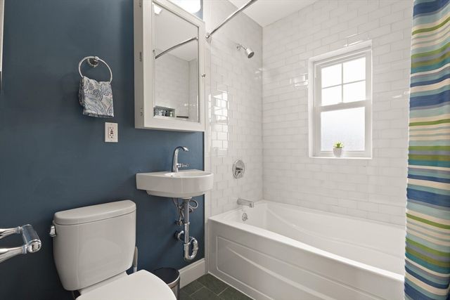 4 O'donnell Terrace, Boston, MA 02122