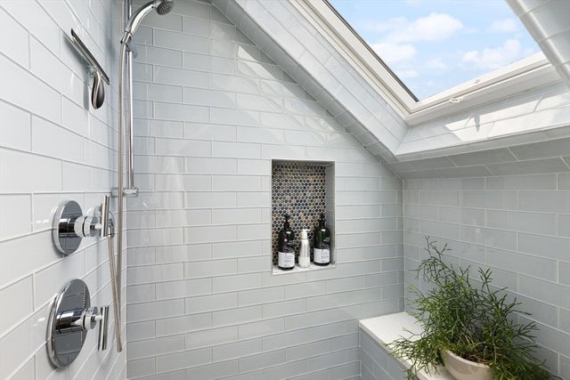 4 O'donnell Terrace, Boston, MA 02122