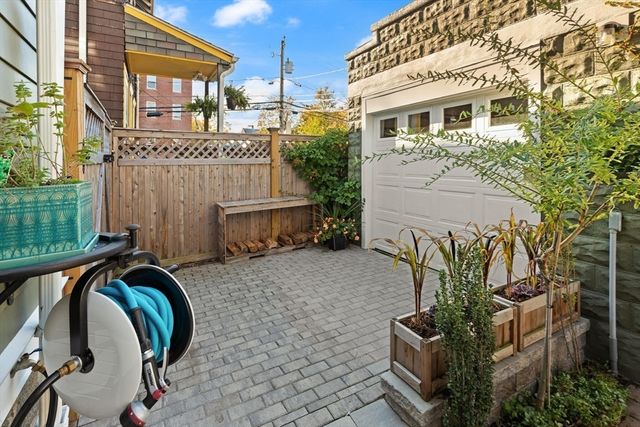 4 O'donnell Terrace, Boston, MA 02122