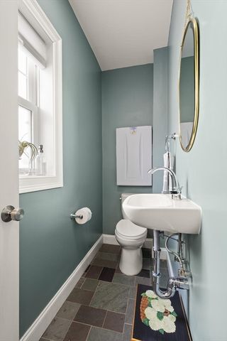 4 O'donnell Terrace, Boston, MA 02122