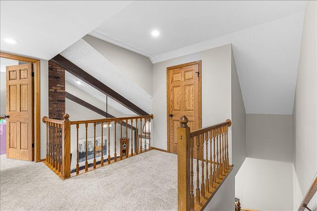 1004 Winnebago CIRCLE, Hubertus, WI 53033