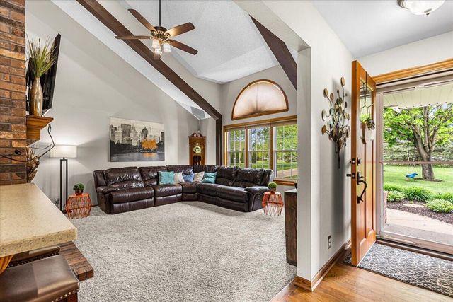 1004 Winnebago CIRCLE, Hubertus, WI 53033
