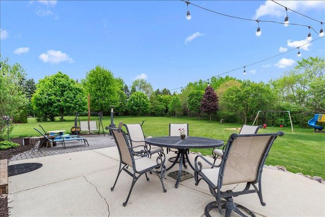 1004 Winnebago CIRCLE, Hubertus, WI 53033