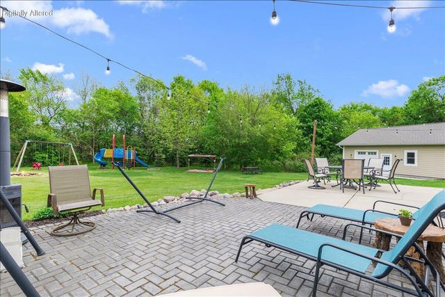1004 Winnebago CIRCLE, Hubertus, WI 53033