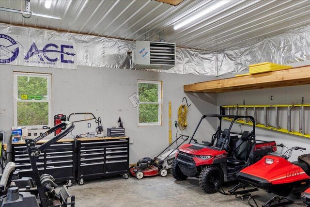 1004 Winnebago CIRCLE, Hubertus, WI 53033
