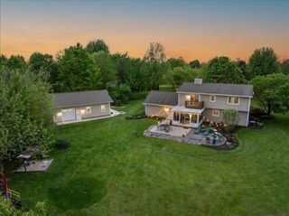 1004 Winnebago CIRCLE, Hubertus, WI 53033