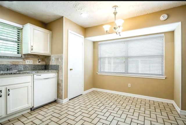 16814 Winnstream Lane, Sugar Land, TX 77498