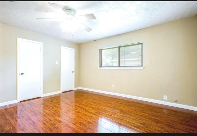 16814 Winnstream Lane, Sugar Land, TX 77498