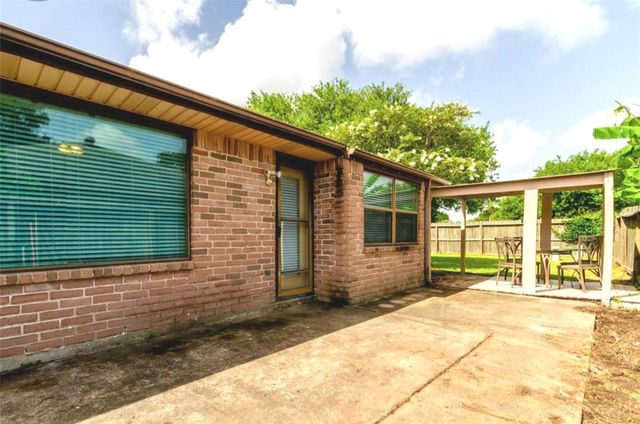 16814 Winnstream Lane, Sugar Land, TX 77498