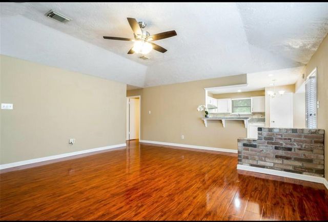 16814 Winnstream Lane, Sugar Land, TX 77498