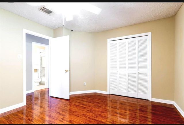 16814 Winnstream Lane, Sugar Land, TX 77498