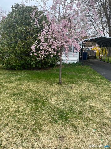 22 Robin Road, Colchester, CT 06415