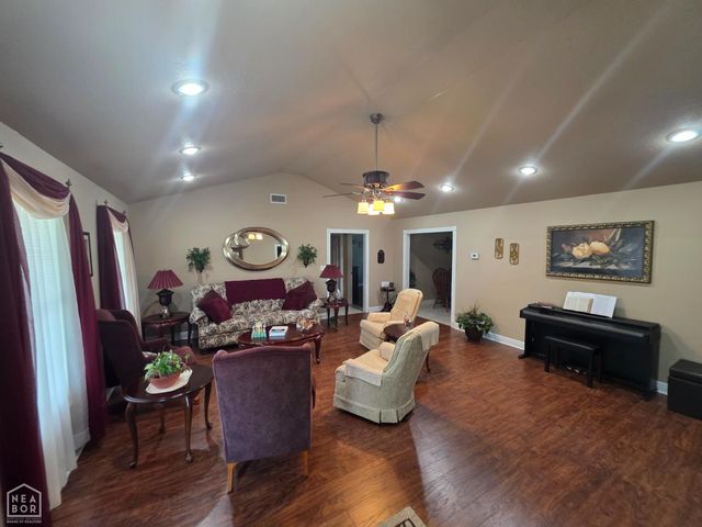 5703 S 27th Street S, Paragould, AR 72450