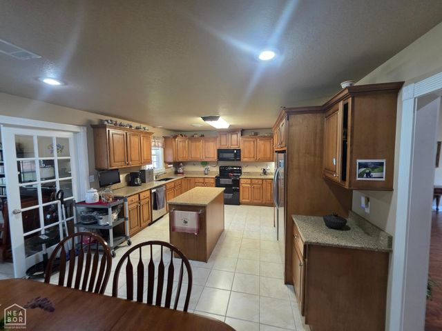 5703 S 27th Street S, Paragould, AR 72450