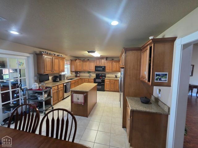 5703 S 27th Street S, Paragould, AR 72450