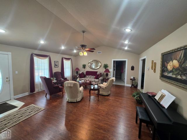 5703 S 27th Street S, Paragould, AR 72450