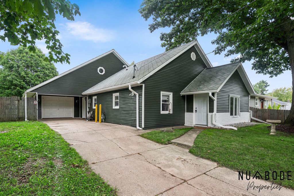 3135 Hoehn Street NW, Grand Rapids, MI 49504