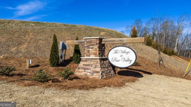 1833 Meadow Green Circle, Gainesville, GA 30501