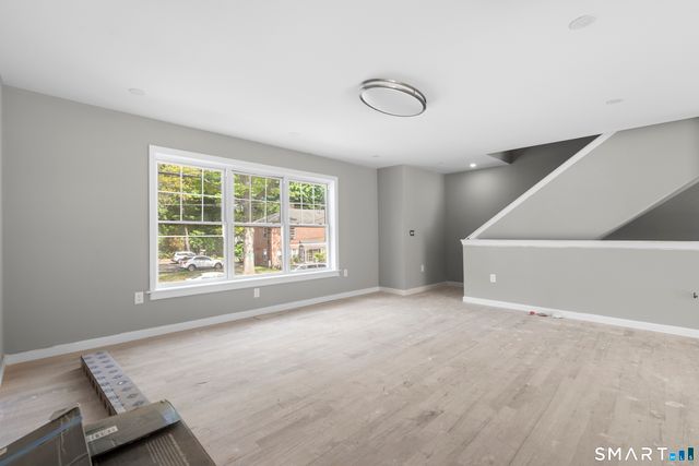 15 Colby Court, New Haven, CT 06515