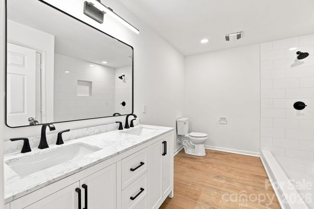 910 Little Brook Circle, York, SC 29745