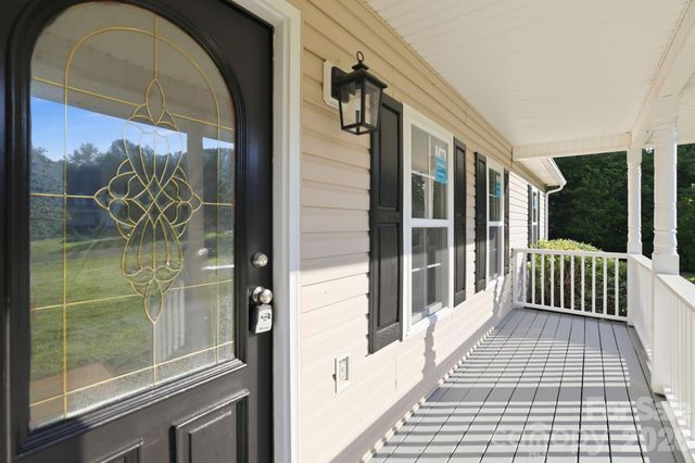 910 Little Brook Circle, York, SC 29745