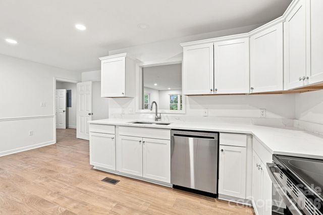 910 Little Brook Circle, York, SC 29745