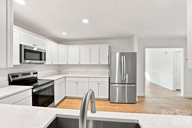 910 Little Brook Circle, York, SC 29745