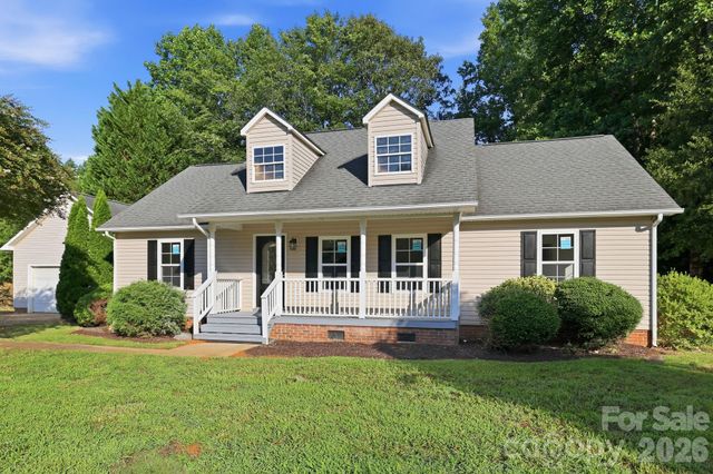 910 Little Brook Circle, York, SC 29745