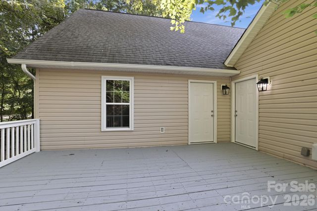 910 Little Brook Circle, York, SC 29745