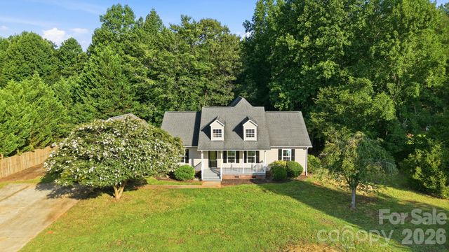 910 Little Brook Circle, York, SC 29745