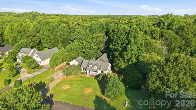 910 Little Brook Circle, York, SC 29745