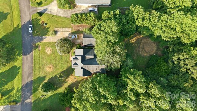 910 Little Brook Circle, York, SC 29745