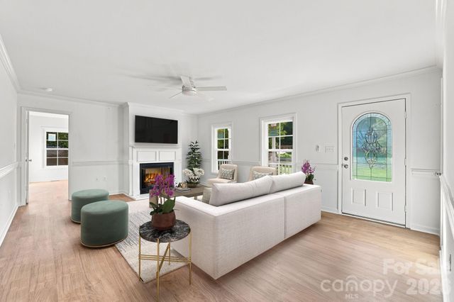 910 Little Brook Circle, York, SC 29745