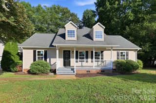 910 Little Brook Circle, York, SC 29745