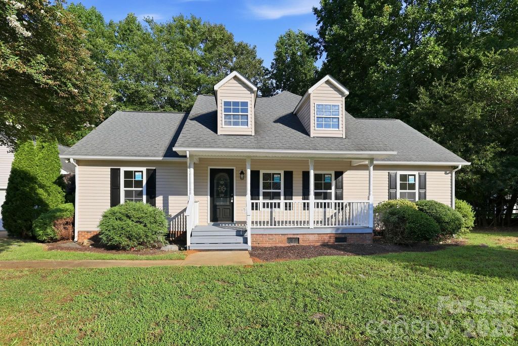 910 Little Brook Circle, York, SC 29745