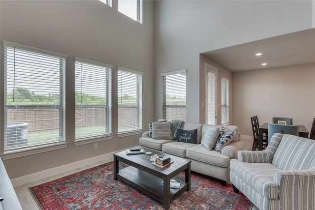 509 Hutchinson Lane, Lewisville, TX 75077