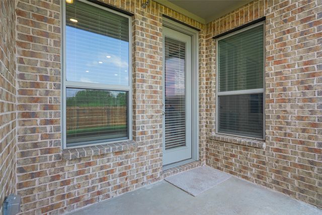 509 Hutchinson Lane, Lewisville, TX 75077
