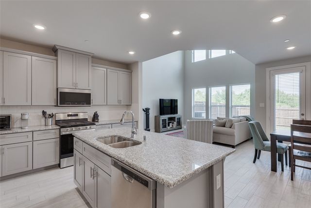 509 Hutchinson Lane, Lewisville, TX 75077
