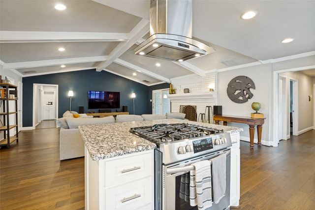 9421 Meadowknoll Drive, Dallas, TX 75243