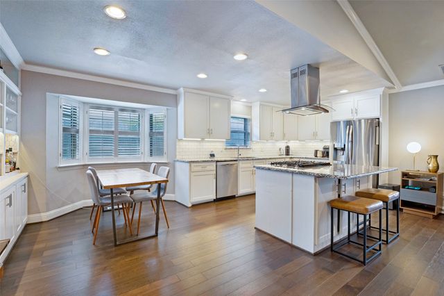 9421 Meadowknoll Drive, Dallas, TX 75243