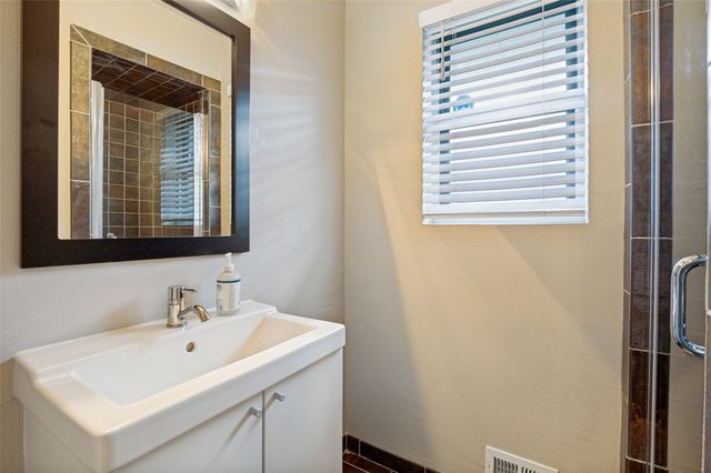 9421 Meadowknoll Drive, Dallas, TX 75243