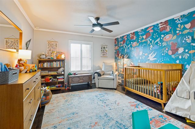 9421 Meadowknoll Drive, Dallas, TX 75243