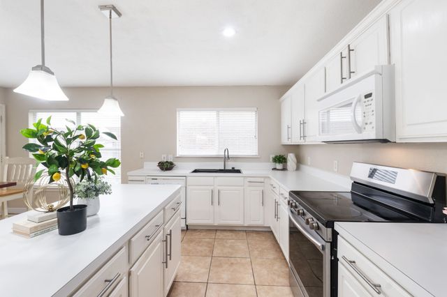 905 Valleybrook Drive, Lewisville, TX 75067