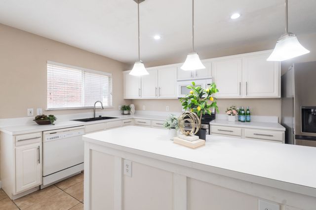 905 Valleybrook Drive, Lewisville, TX 75067