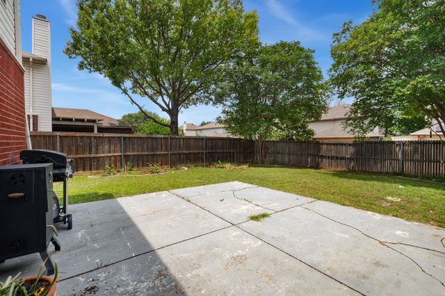 905 Valleybrook Drive, Lewisville, TX 75067
