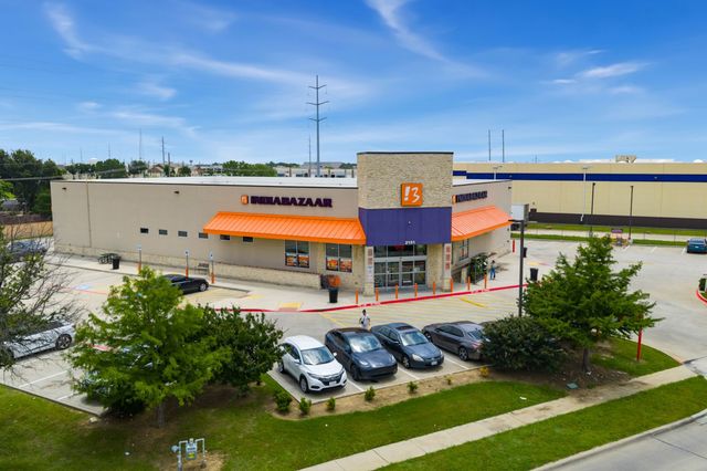 905 Valleybrook Drive, Lewisville, TX 75067